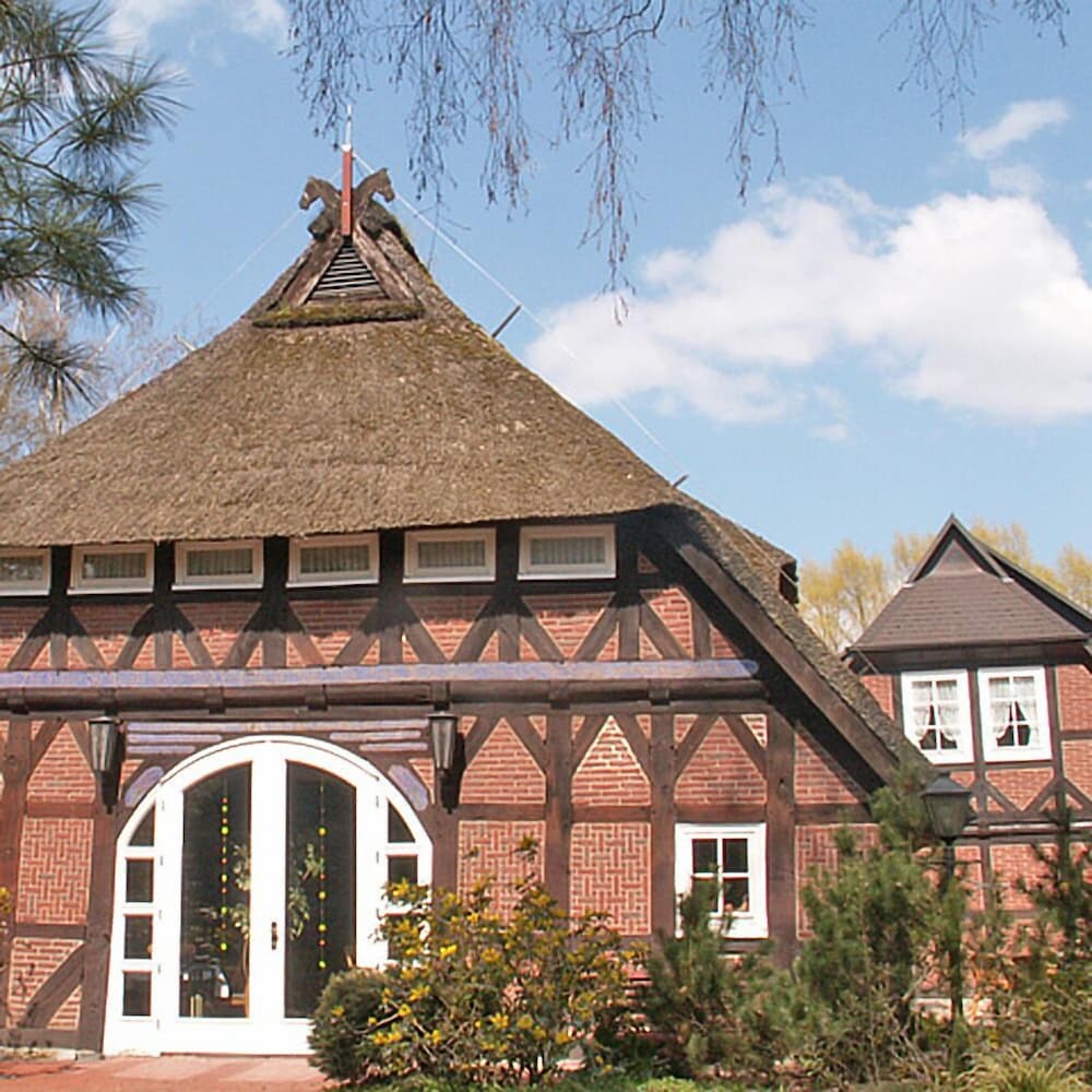 Фото Ferien- & Reitsport Hotel Brunnenhof