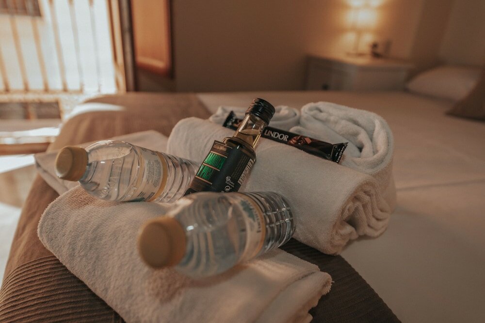 Фото Hotel Mercader de Sedas