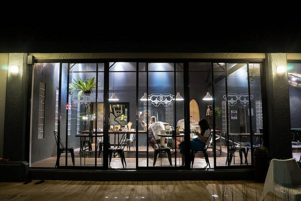 Фото Monkey Dive Yolo Bungalow