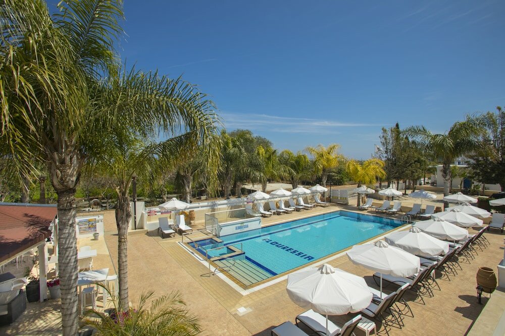 Фото Flouressia Gardens