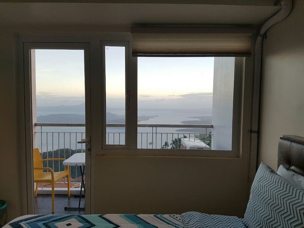 Фото Blowing in the Wind - Lake View Apartments