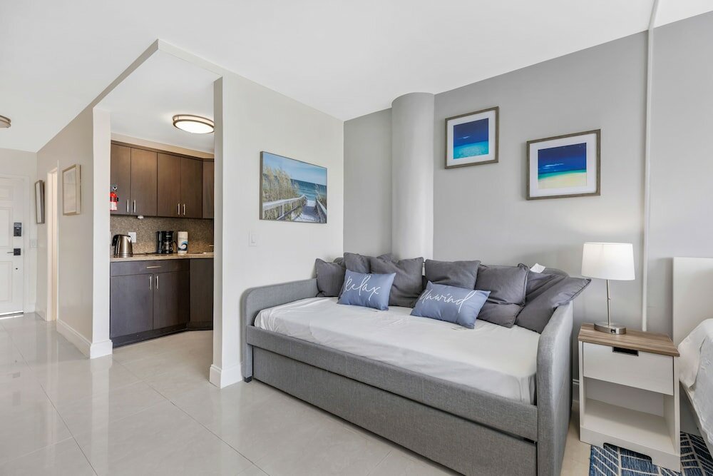 Фото Waterfront condo Studio - Free Parking