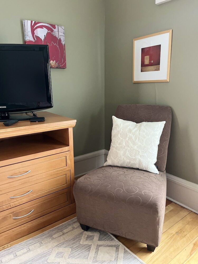 Фото Stirling House Bed & Breakfast