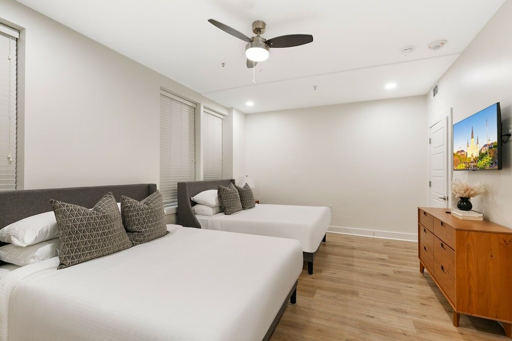 Фото Heart of Nola Modernized 4br Condo Gem