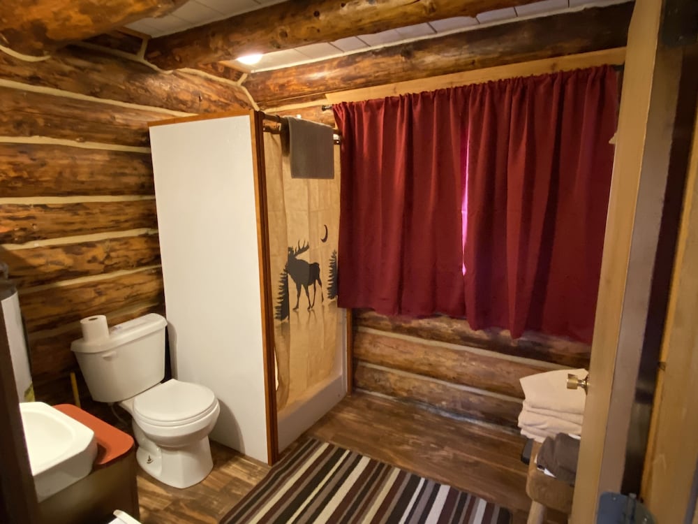 Фото Meandering Moose Lodging