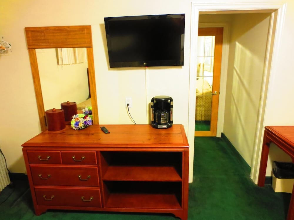 Фото Canadiana Motel