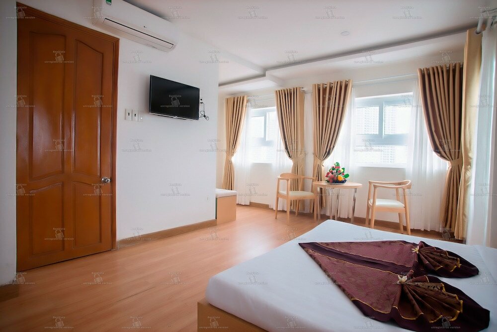 Фото Golden Tulip Hotel