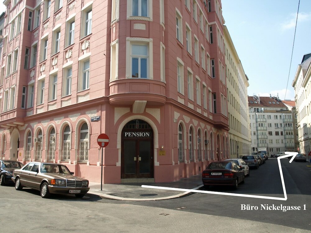 Фото Pension Liechtenstein Apartments II