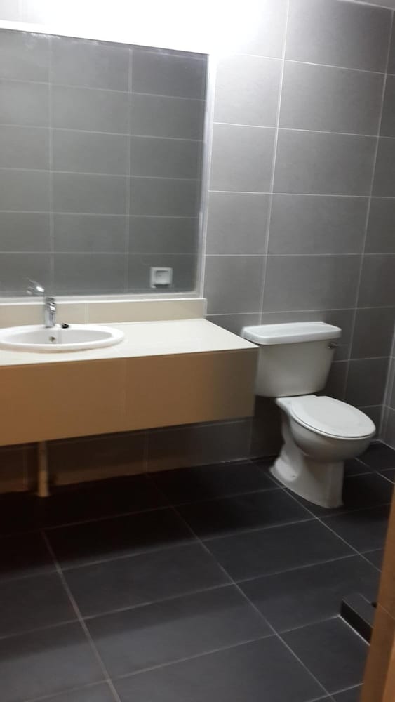 Фото Raja Inn Hotel