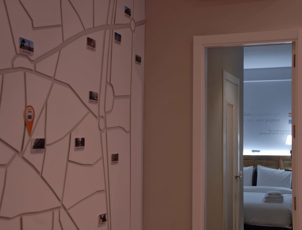 Фото Diezmadrid Hostal