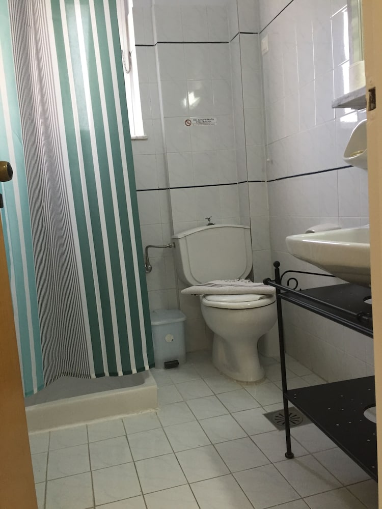 Фото Jasmine Hotel Apartments