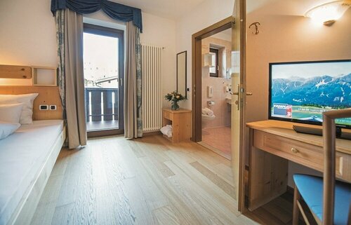 Внешний вид отеля Hotel Condor в Марео - Эннеберге - Мареббе, фото 4