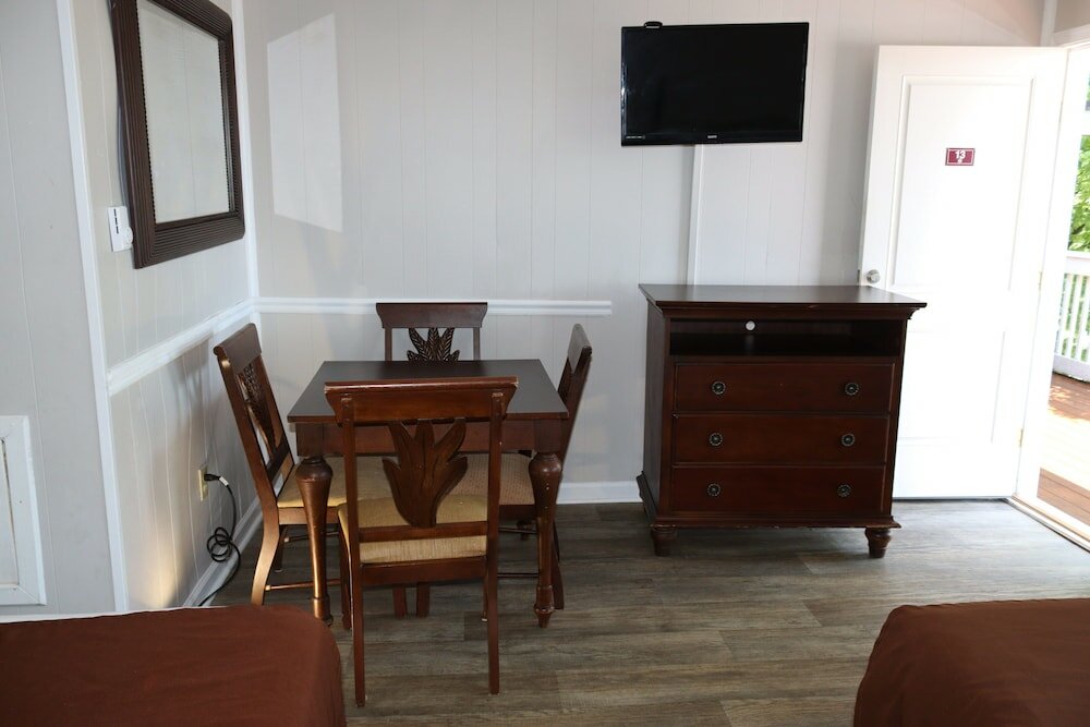 Фото The Burgundy Inn