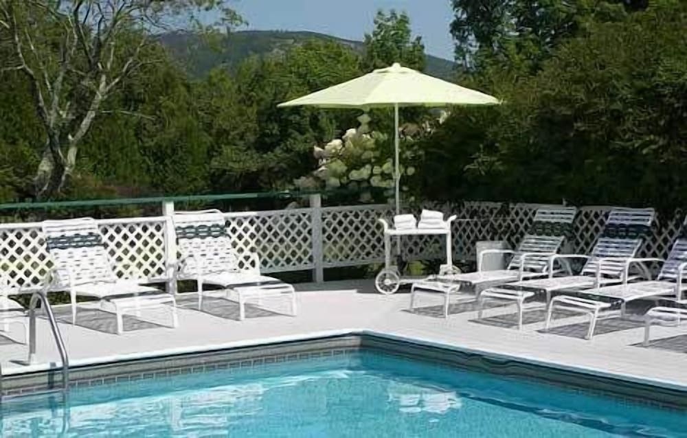 Фото Cedar Crest Inn