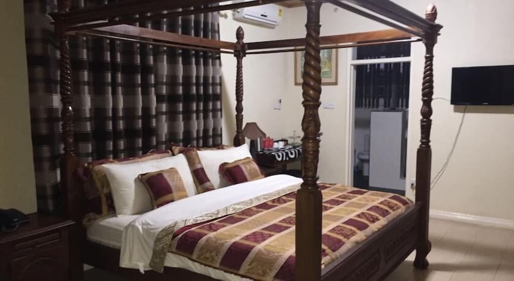 Фото Campbell Hotel Accra