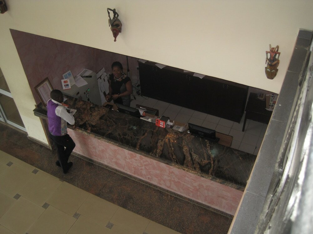 Фото Axari Hotel & Suites