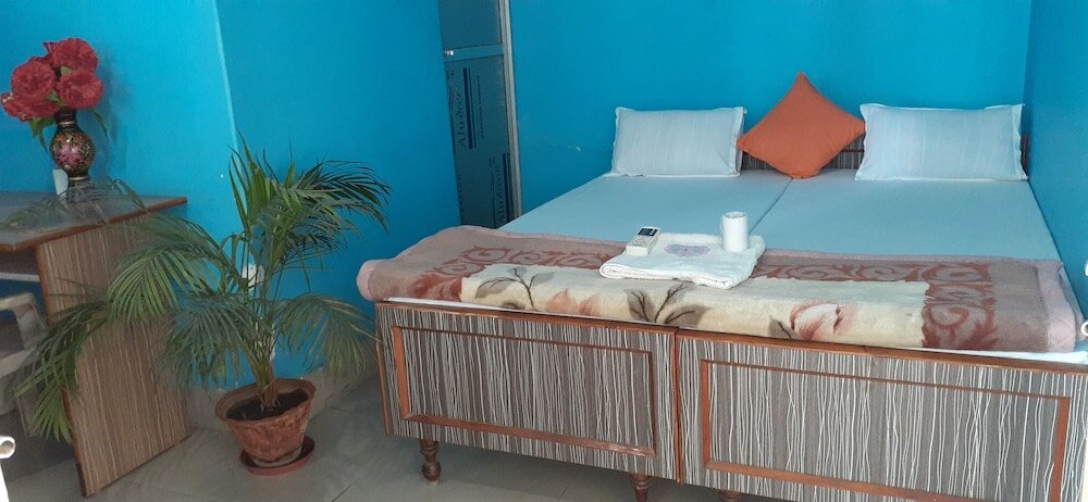 Фото Shri Yoga Mandir Guest House