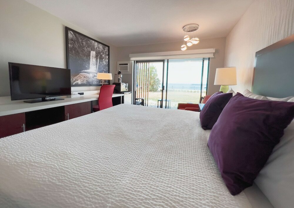 Фото The Oceanside, a Coast Hotel