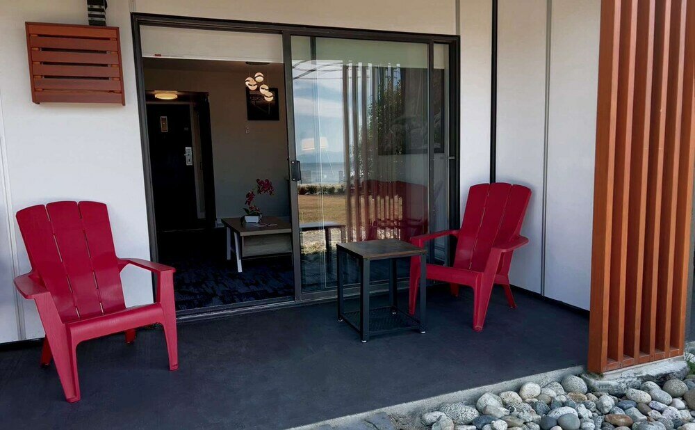 Фото The Oceanside, a Coast Hotel