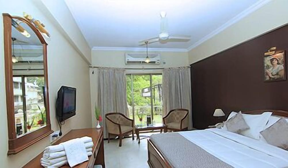 Фото Hotel The Metropole