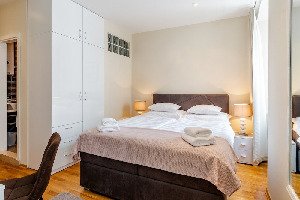 Фото Bouganvillea Split Apartments