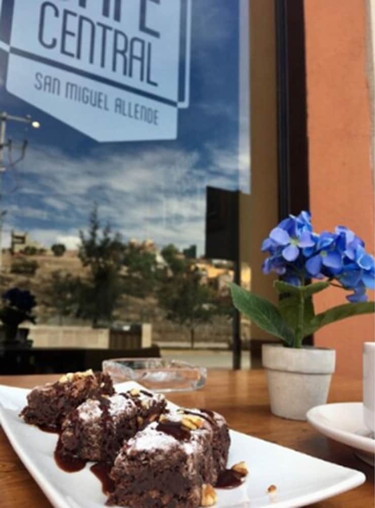 Фото Hotel La Estacion