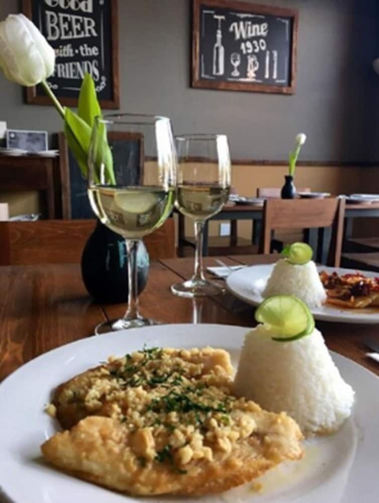 Фото Hotel La Estacion