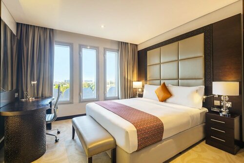 Гостиница Holiday Inn Muscat Al Seeb, an Ihg Hotel в Эс-Сибе