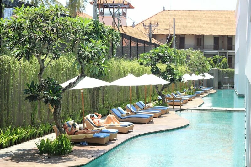 Гостиница Ossotel Legian Bali