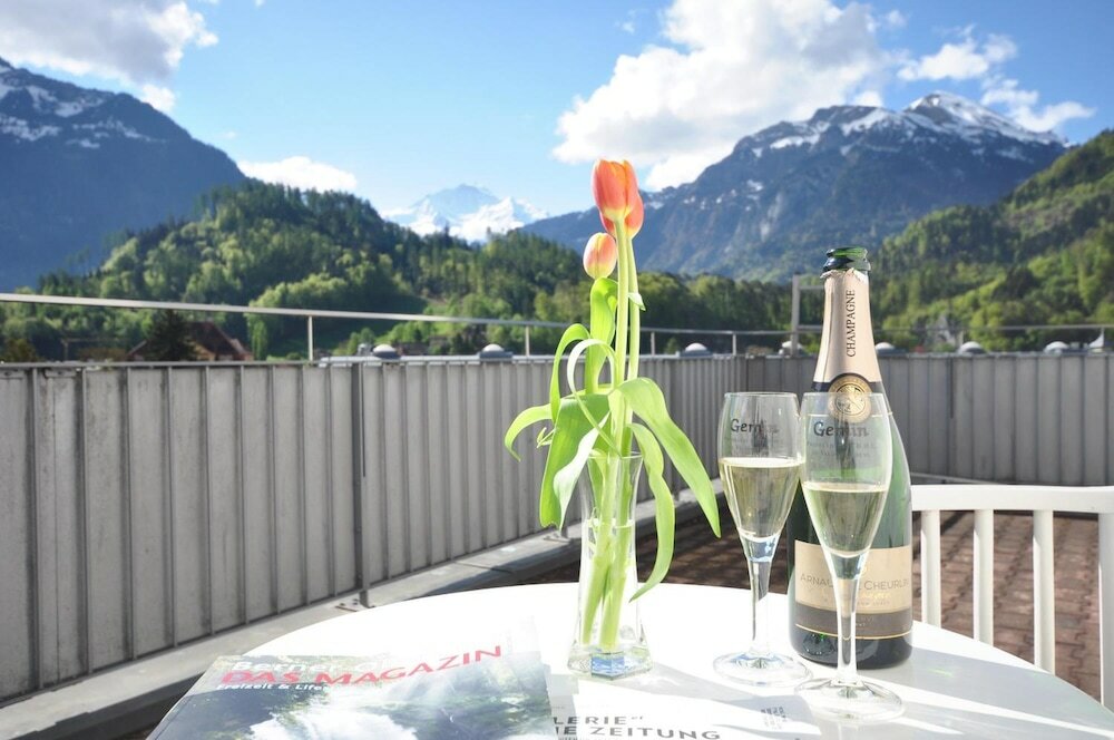 Фото Hotel Merkur Interlaken