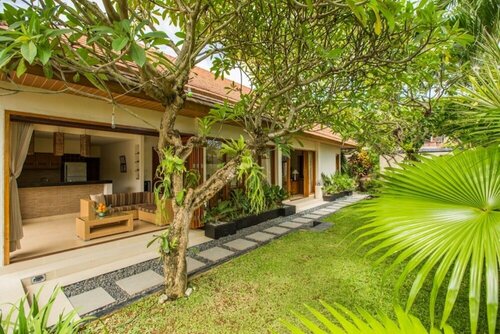 Гостиница Villa Seriska Dua Sanur Bali в Денпасаре