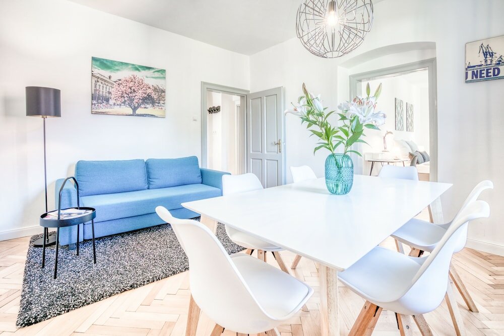 Фото InnsbruckHomes at Botanical Garden