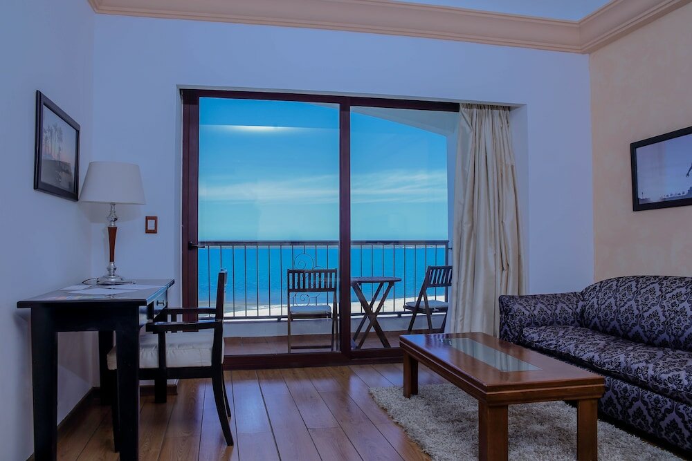 Фото La Posada Hotel & Beach Club