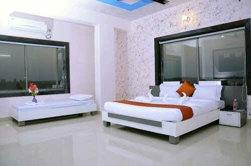 Гостиница Hotel Surbhi в Веравале