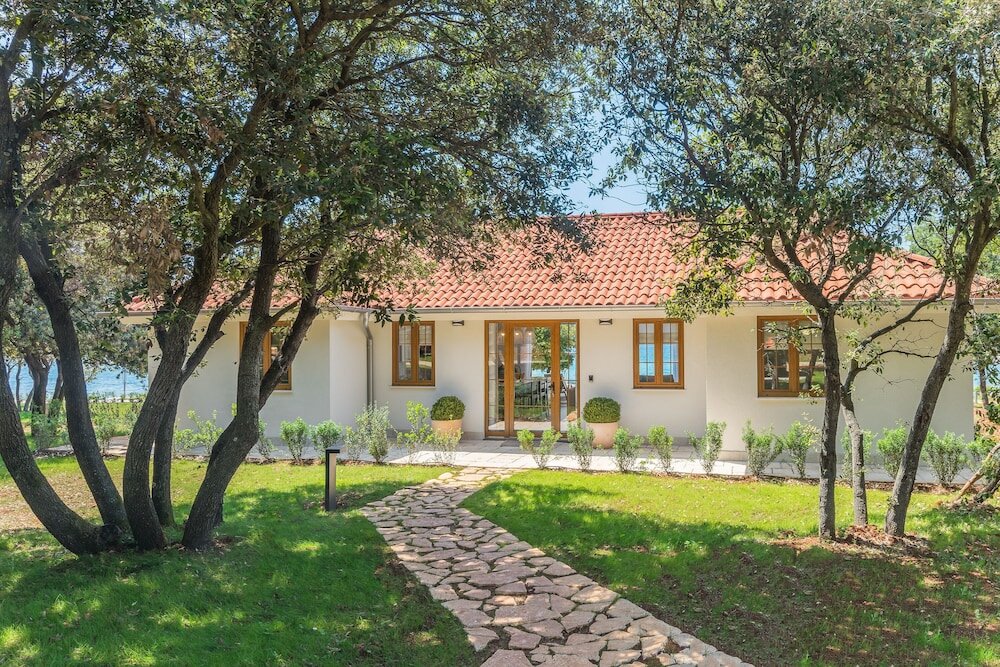 Фото Luxury Beach Villas Porto Bus