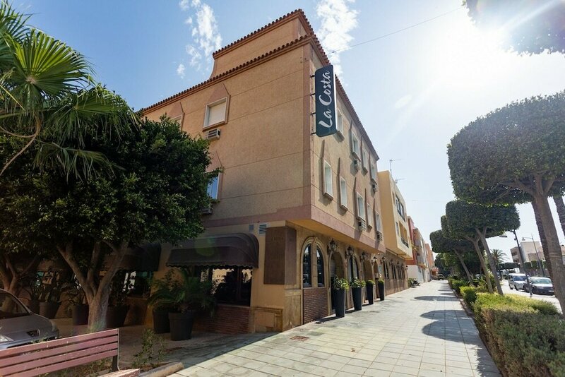 Гостиница Hostal La Costa