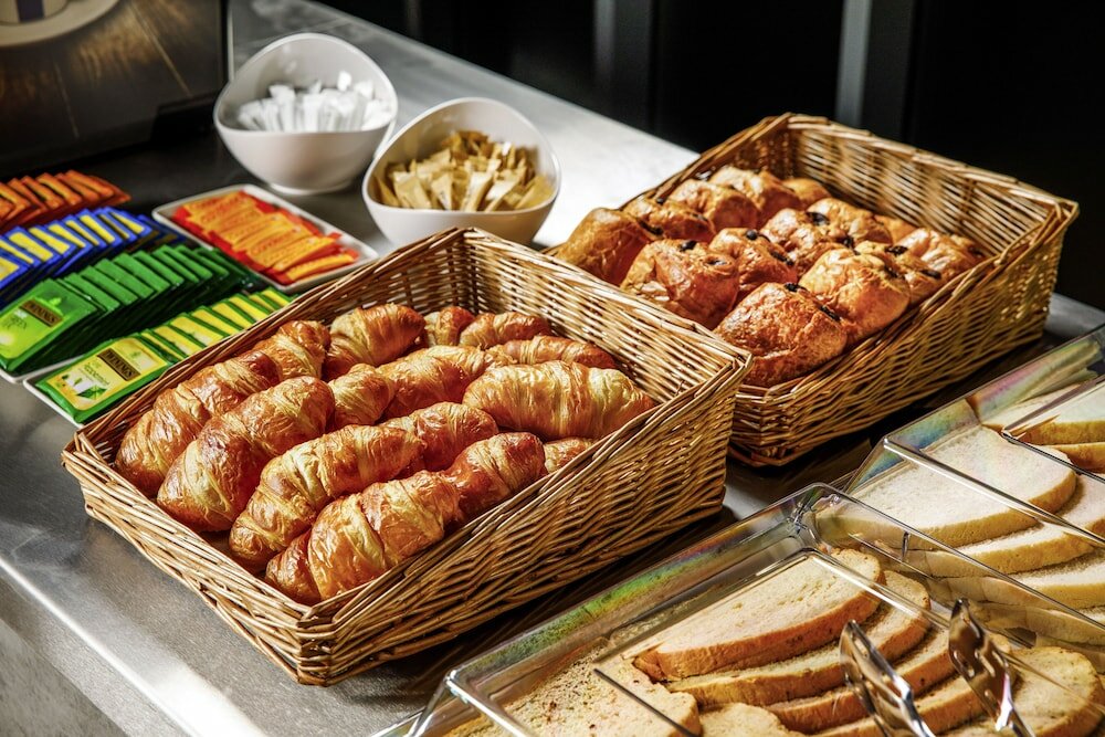 Фото Ibis London Heathrow Terminal 5