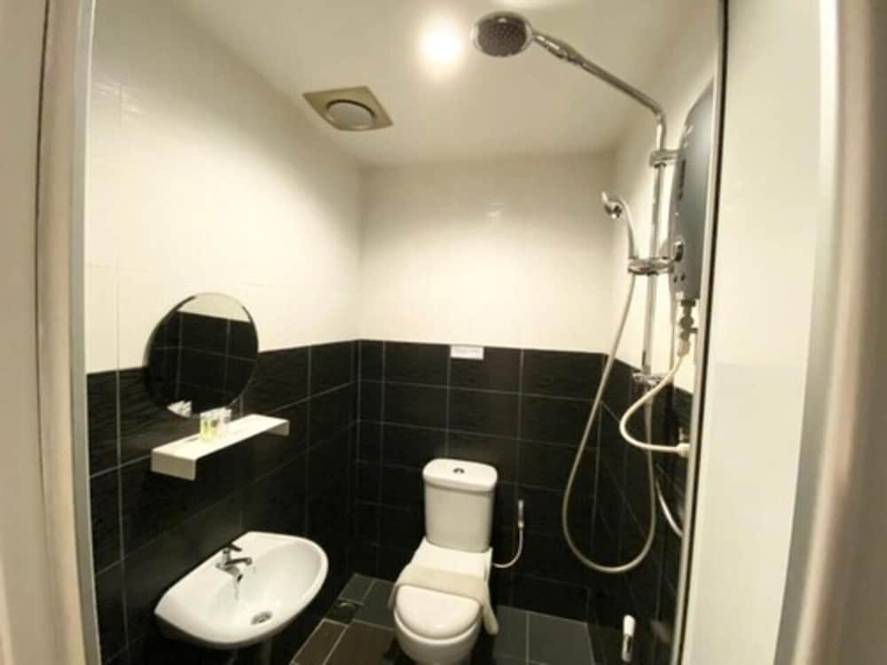 Фото One One 08 Hotel Tapah