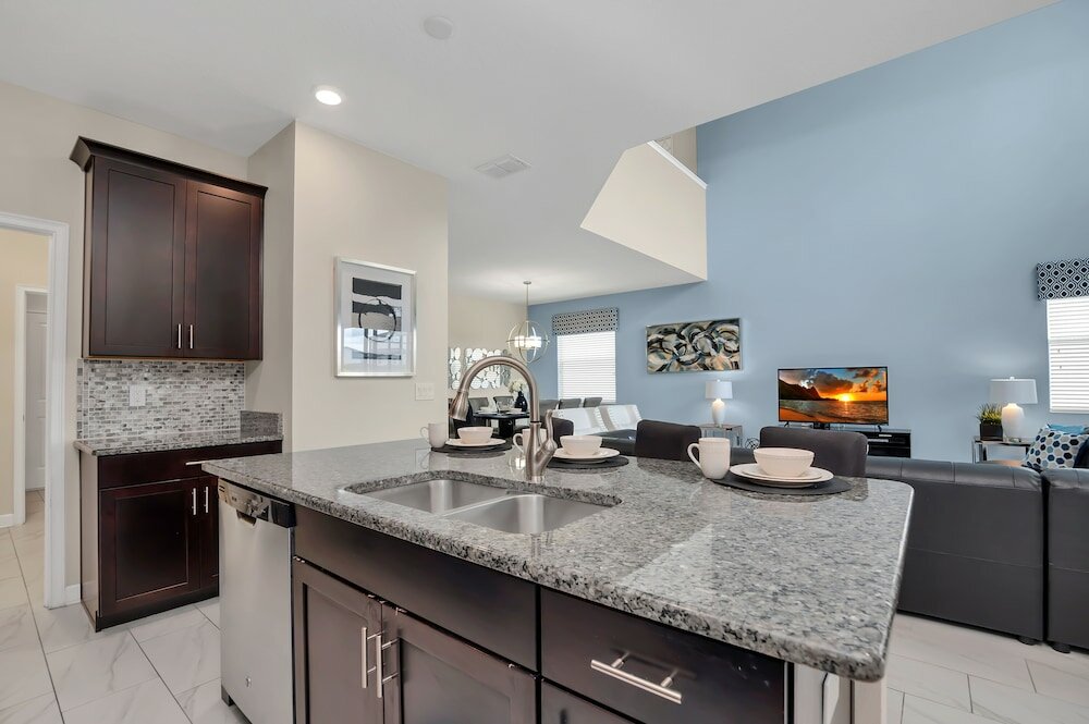 Фото Lakeview Home w Private Pool & Free Water Park!