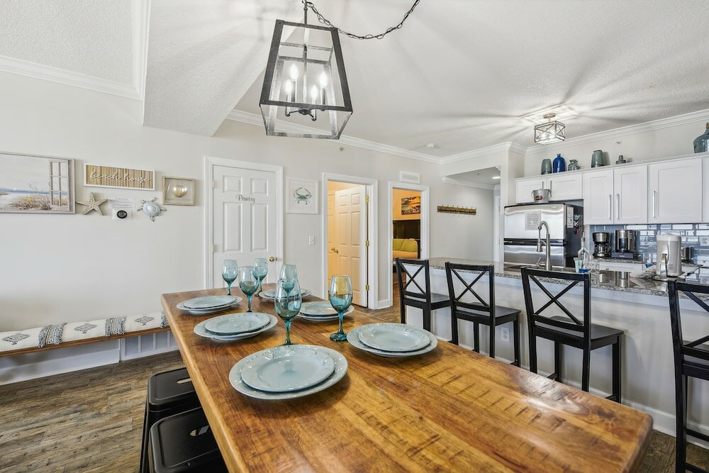 Фото Tropic Winds by Book That Condo