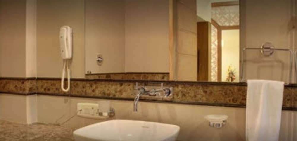 Фото La-Paz Gardens Beacon Hotel - Vasco da Gama Goa