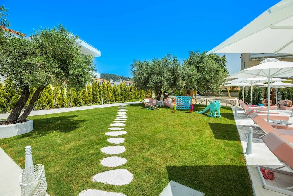 Фото Cocoons Luxury Suites & Villas