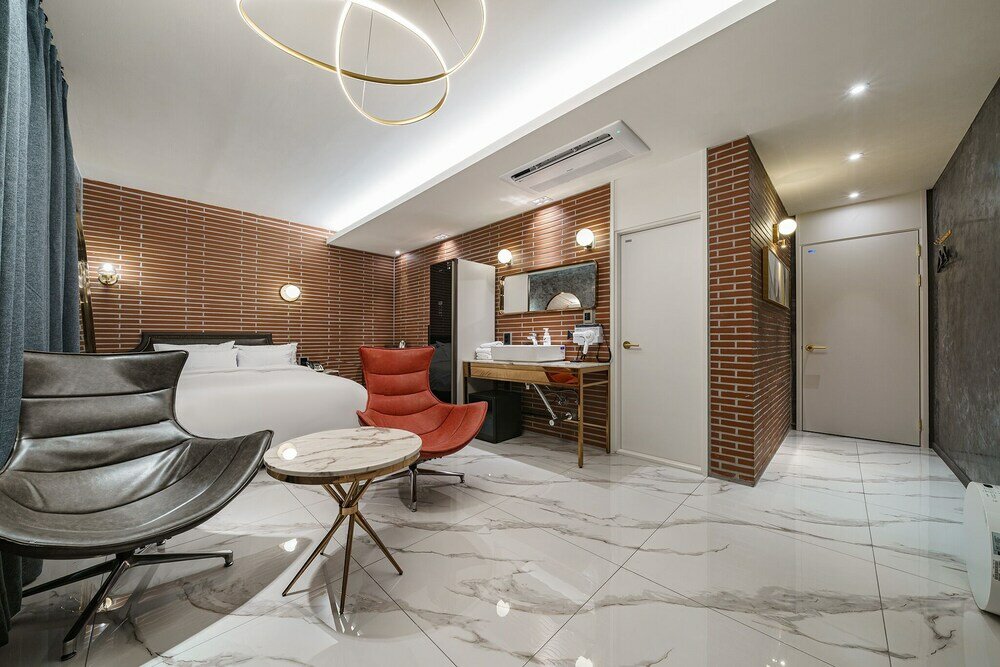 Фото Brown-Dot Hotel Geomdan