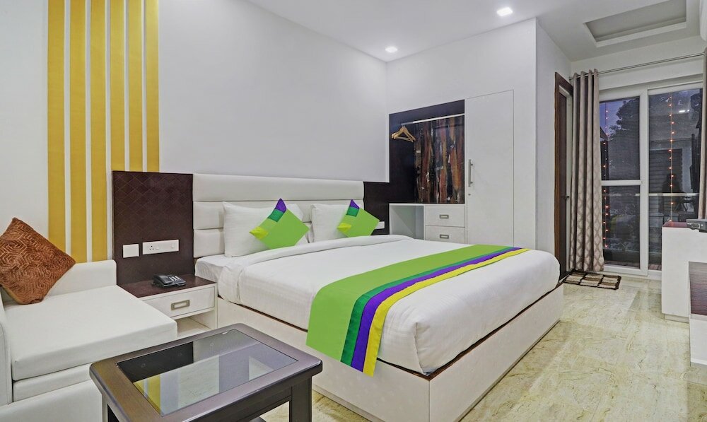 Фото Treebo Trend Kanopy Greens