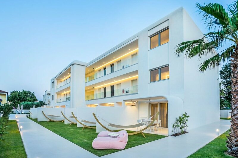 Гостиница Cocoons Luxury Suites & Villas