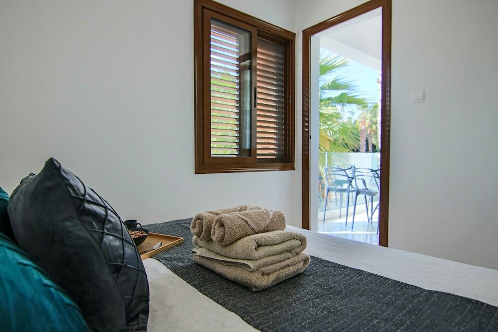 Фото Phaedrus Living Seaside Constantinos 113