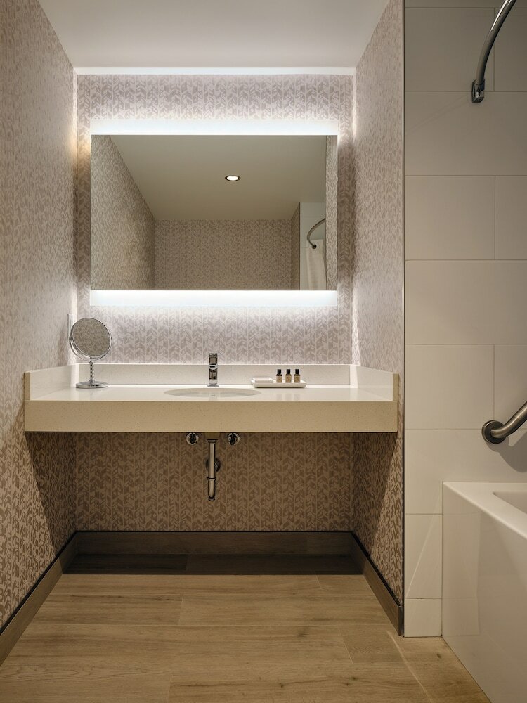 Фото Great Blue Heron Hotel