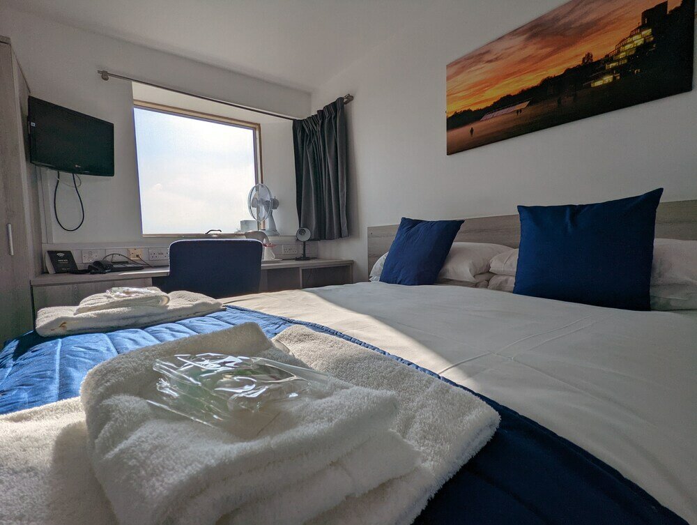 Фото Broadview Hotel