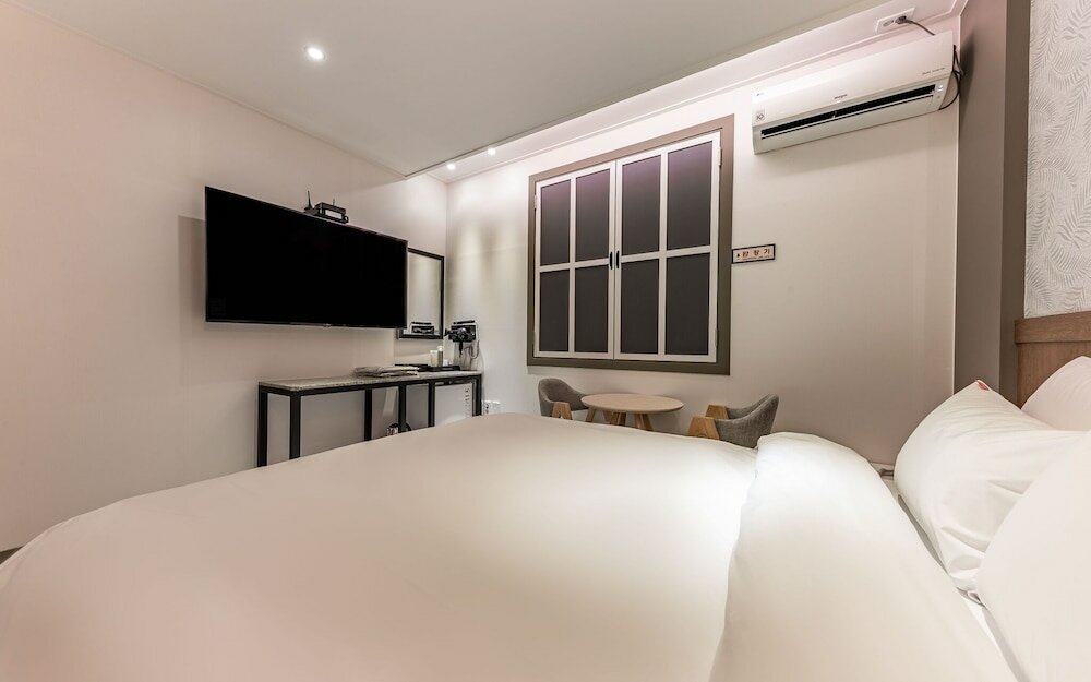 Фото Daejeon Yongjeon Momo