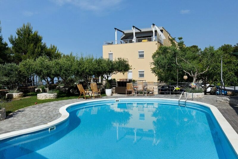 Гостиница Nice Beach Apartments in Stobrec